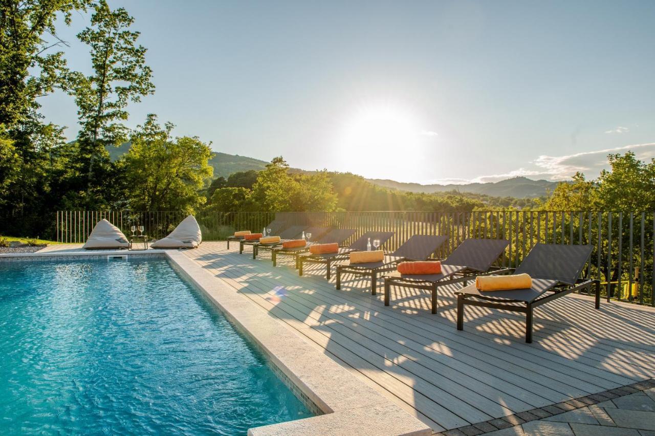 Luxury Villa Santa Cruz With Xl Pool And Jacuzzi Potpićan Buitenkant foto